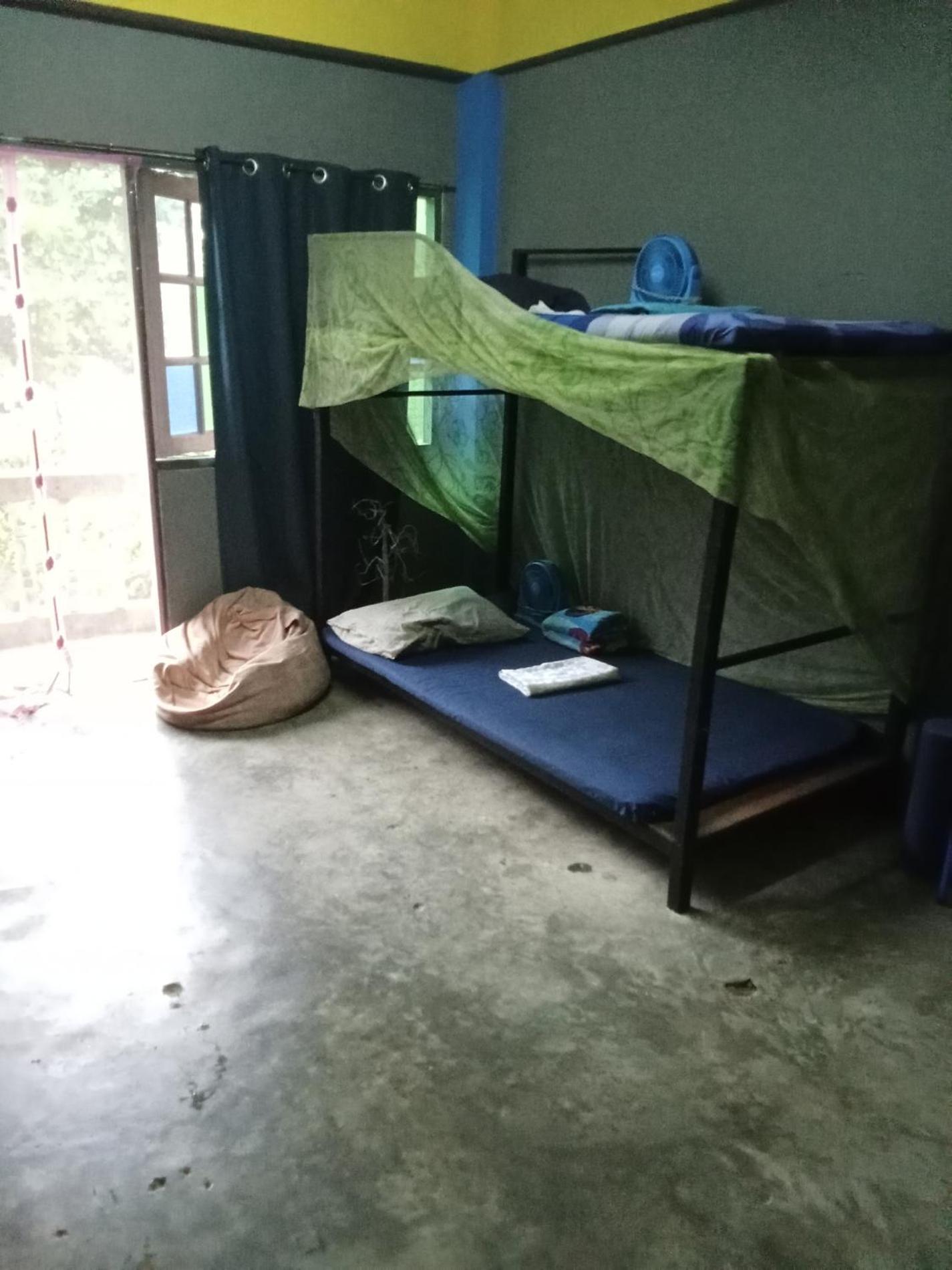 Mae Sot Commune Exterior foto